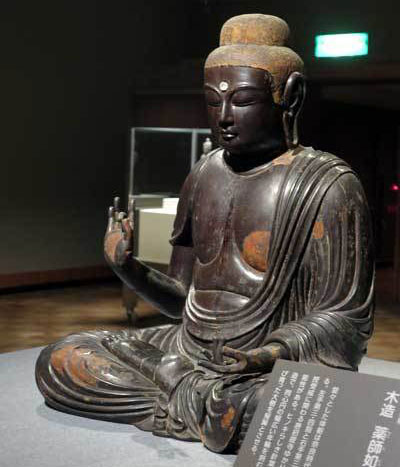 薬師如来坐像（奈良時代・9世紀）奈良・宮古薬師堂